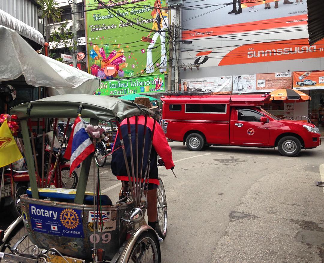 Songtaew and tuk-tuk instagram photo by @dimplesem