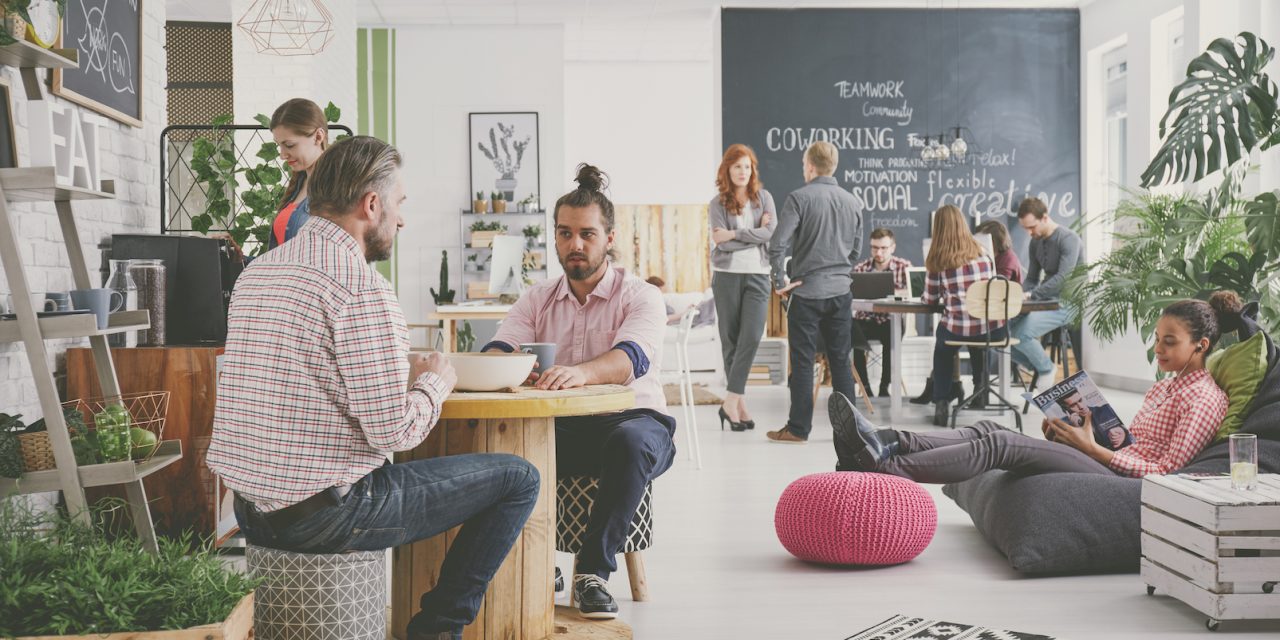Perché le piccole imprese fioriscono in spazi di coworking