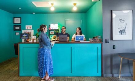 Why Hybrid Work Models Lead to Happier and More Productive Employees