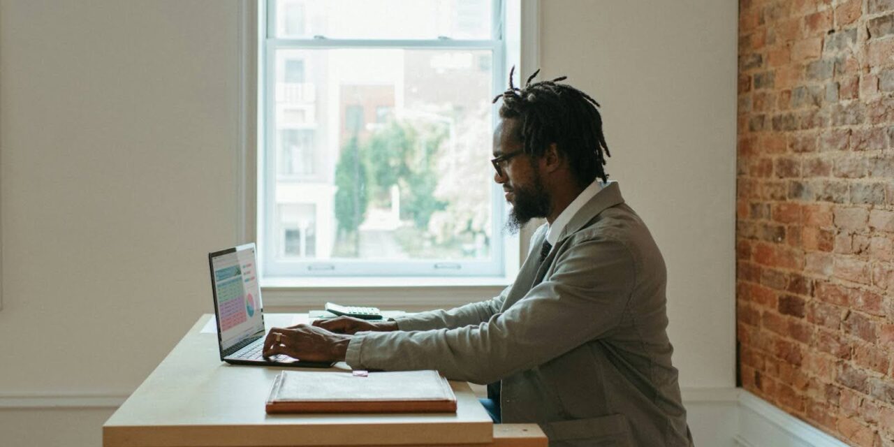 Balancing Act: Managing Mental Health in the Age of Hybrid Work