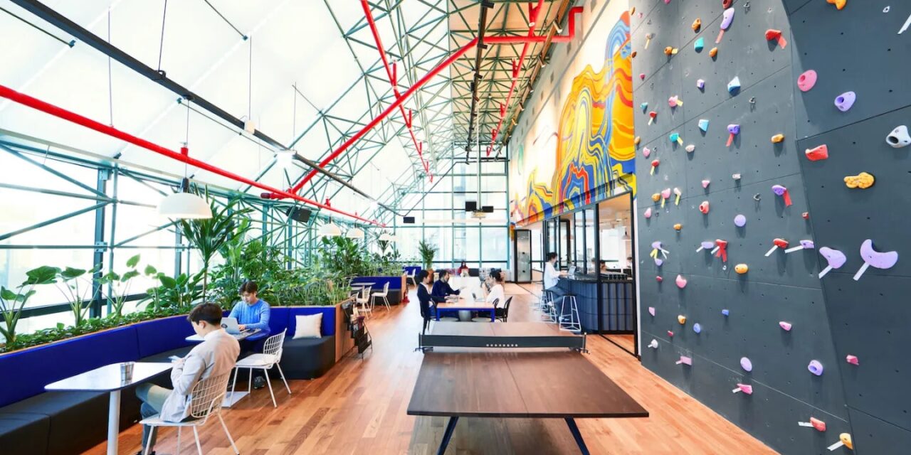 From Studio to Workspace: What Content Creators Need in a Coworking Space